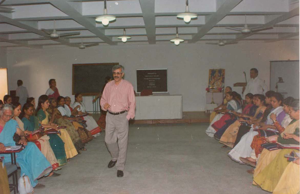 Prof. Subhash Sharma Interacting during the Workshop on 'Creativity and Self Development' (2002)
